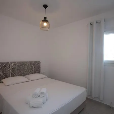 Apartment 1 Bd Ginger Gold Apt Getaway With Shared Pool *