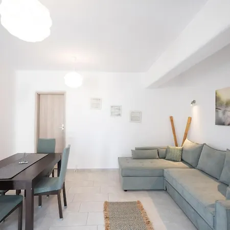 1 Bd Ginger Gold Apt Getaway With Shared Pool * Plintri