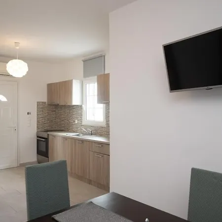 Apartment 1 Bd Ginger Gold Apt Getaway With Shared Pool Plintri