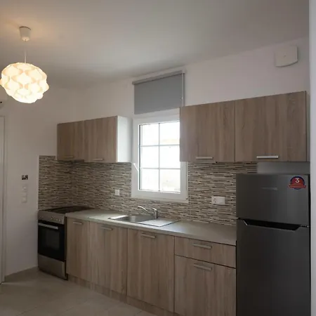 Apartment 1 Bd Ginger Gold Apt Getaway With Shared Pool Plintri