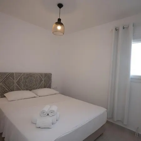 1 Bd Ginger Gold Apt Getaway With Shared Pool Apartment *