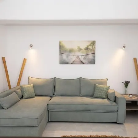 1 Bd Ginger Gold Apt Getaway With Shared Pool Apartment